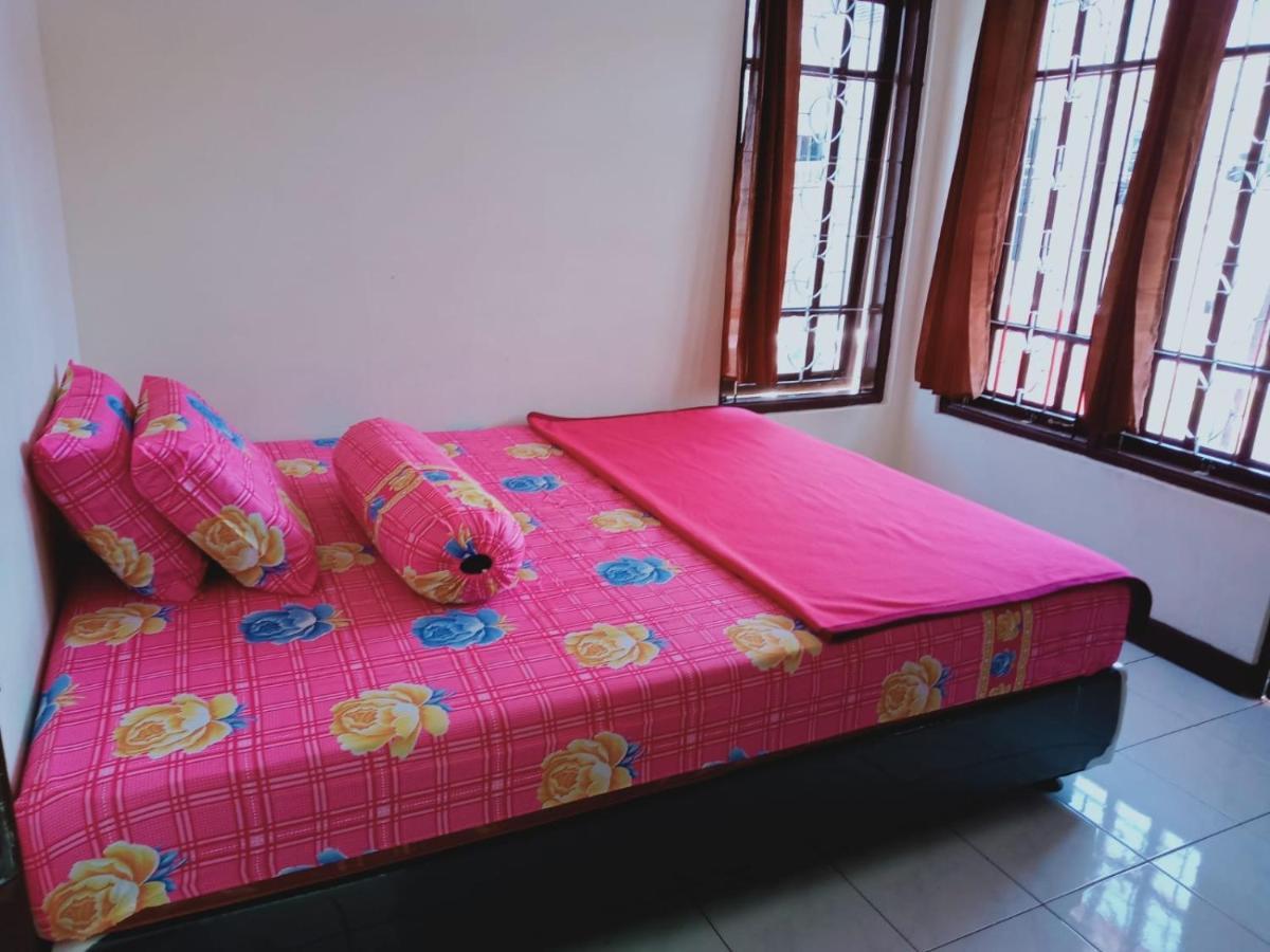 Villa Musti Green Apple Cipanas Sindanglaya Eksteriør bilde